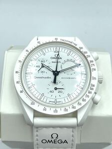 ★A91211:OMEGA Swatch snoopy WHITEオメガ スウォッチ スヌーピー 白Mission to the moon phase 腕時計 美品 中古