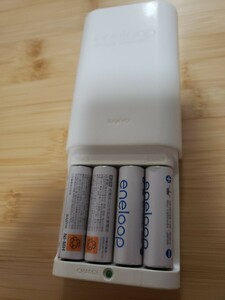 SANYO NC-TGN01 単３形・単４形兼用充電器 Eneloop サンヨー エネループ 単三形ニッケル電池4本付