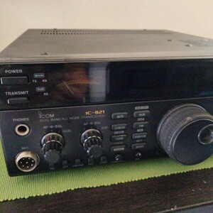 ICOM IC821