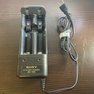 ▲SONY NiーCd BATT CHARGER BCー123 ジャンク品