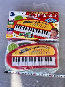 美品　数回使用　トイローヤル キッズミニキーボード ピアノ 知育 録音　再生機能　