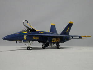 1/48 F/A-18E ブルーエンジェルス スーパーホーネット 塗装済完成品