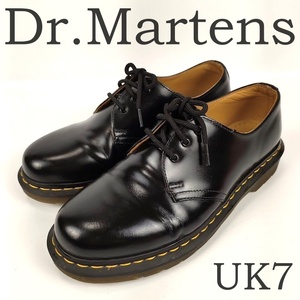 美品 Dr.Martens ドクターマーチン ローファー メンズ 25.5cm ブーツ ドレスシューズ 革靴 ３ホール UK7 ブラック 黒