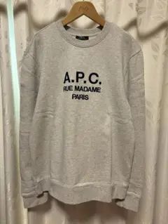 A.P.C. グレー ロゴ入り トレーナー