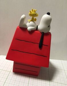 送料無料 VCD PEANUTS SNOOPY ピーナッツ スヌーピー フィギュア ウッドストック WOODSTOCK メディコムトイ ドールズ 犬小屋 昼寝