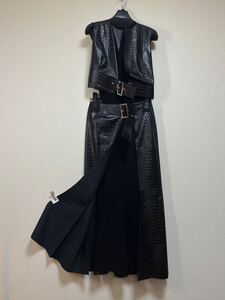 【未着用・今季】Junya Watanabe /ジュンヤワタナベ シンセティックレザードレス《 希少 / AD2023 / XSサイズ /定価 \150,000- 》