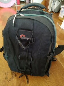 Lowepro Nature Trekker AW ロープロカメラバッグ トレッキングにおすすめ バックパック カメラザック カメラリュック　ブラック＆グリーン