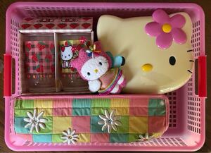 ハローキティ　HELLO KITTY ギフトセット　弁当箱　グラス　ボックスティッシュカバー　ミニぬいぐるみ