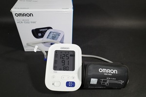 美品 OMRON オムロン HCR-7202 上腕式血圧計