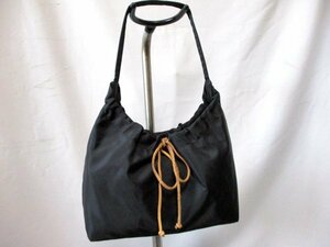 Monte Negro/モンテネグロ◇セミショルダーバッグ　BK　革紐付　W28cm