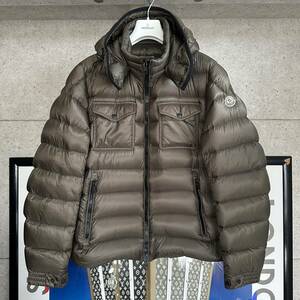 【即決/即納】MONCLER モンクレール EDWARD エドワード ダウンジャケット メンズ 肩ワッペンあり 超軽量 サイズ4 チェックナウ本物確認済