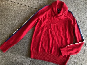 ★新品Gap Kidsギャップ袖ライン暖かニット150★赤