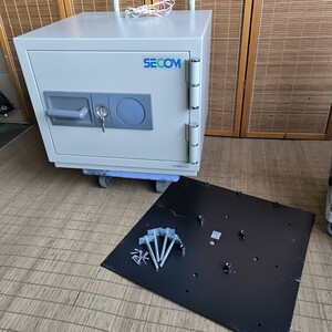 ◎直接引き取り限定【耐火金庫】中古品 金庫 SECOM セキュリティ PT-G0810 セコム 目安サイズ幅約56×奥行53×高さ47cm 保管庫 209-51