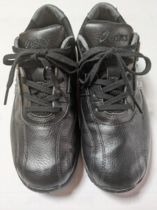 アシックス　フィールドウォーカー　黒　Gore-Tex　２３．５ｃｍ　美品