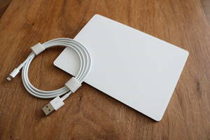 [中古動作品] Apple Magic Trackpad 2 Wireless Model A1535 MJ2R2J/A マジック トラックパッド 2 ①