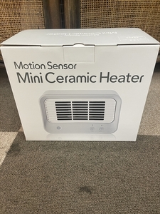 伊231 未使用保管品　Motion Sensor Mini Ceramic Heater THREEUP CH-T1832 人感センサー付 ミニセラミックヒーター