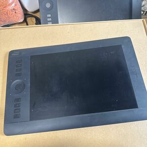 （B-115）Wacom ワコム ペンタブ INTUOS pro medium PTH-651【ジャンク】