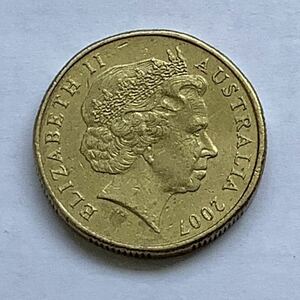 【希少品セール】オーストラリア エリザベス女王肖像デザイン 記念デザイン 1ドル硬貨 2007年 1枚