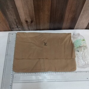 V13　LOUIS VUITTON 　ルイヴィトン 　保存袋　布袋　３１×25ｃｍ位