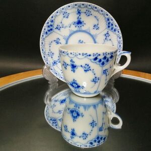 DENMARK印有 美品◇自宅保管 ロイヤルコペンハーゲン ブルーフルーテッド ハーフレース カップ＆ソーサー ROYAL COPENHAGEN C