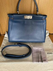 美品　FENDI フェンディ　ピーカブー ミディアム　ショルダーバッグ 2way ハンドバッグ