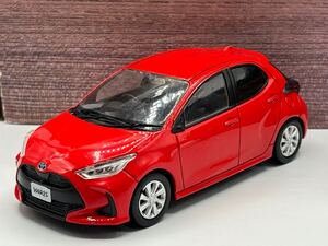 即決有★カラーサンプル 1/30 TOYOTA YARIS トヨタ ヤリス コーラルクリスタルシャイン レッド 赤★ミニカー