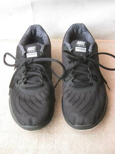 ★NIKE TRAINING　 IN SEASON TR7 ランニングシューズ　909009-001 黒　　２４.5cm 　 美品