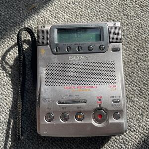 中古　SONY ソニー WALKMAN MZ-B100 録再 MD ウォークマン ポータブルMDレコーダー　通電確認済み