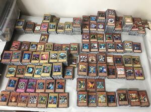 【送料無料】遊戯王　4、5、6、7期のみ 大量9,088枚　レア2,388枚　ノーマル6,700枚　期別種類別仕分済