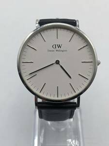 N37614〇【美品】 Daniel Wellington ダニエルウェリントン 腕時計 カジュアル メンズウォッチ クォーツ QZ ラウンド 白文字盤 