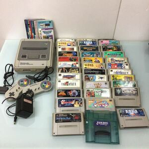 任天堂 スーパーファミコン コントローラー 2個　ソフト 35個　取扱説明書　11冊