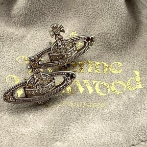 仙69 Vivienne Westwood ミニバス レリーフ ピアス 両耳 オーブ ラインストーン シルバーカラー ヴィヴィアンウエストウッド アクセ