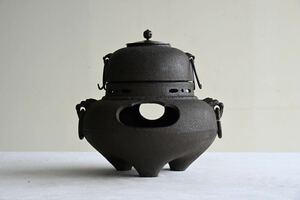 【まぁまぁ美品】 風炉釜 茶釜 茶道具 金属工芸 茶道 電熱器なし 鉄製 煎茶道具 風炉