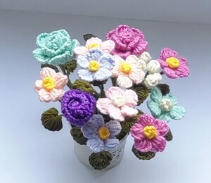 ☆☆レース編み　☆ピンク、紫のバラの花、小花など☆　フラワーアレンジメント☆　ハンドメイド☆