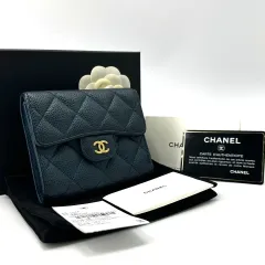 【雷市場（ポンジャン）商品韓国直送】 Chanel(シャネル) クラシック キャビア 金ロゴ 二つ折り財布