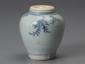 【五】青花草花文茶入 元時代