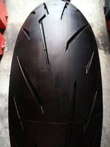 【23年製!送料・税込/新品・未使用】PIRELLI DIABLO ROSSO IV 190/55ZR17 75W リア