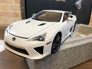 中古　AUTOart 1/18 LEXUS LFA ホワイテストホワイト　オートアート