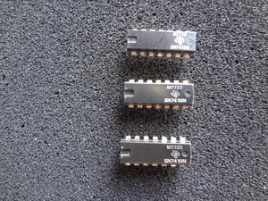 テキサス製　SN7410N(Triple 3-Input Positive NAND Gates) 混在3個セット