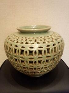 2073 中国陶芸師「乍石・作」 青磁透かし彫壺