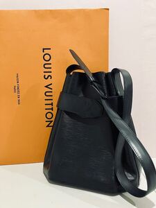 LOUIS VUITTON ● 極上美品 エピライン 黒 サックデポール ショルダーバッグ ルイヴィトン ブラック レザー ショルダー