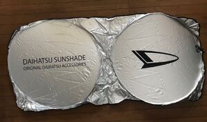送料無料！誰もしてない！さりげなく駐車場で目立つ！ダイハツ　Dロゴサンシェード 安心の国内発送！タント　ローッキー　ムーヴ
