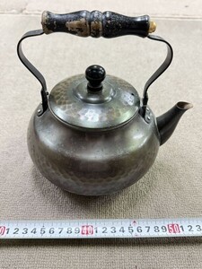 戸0829 純銅黒銅仕上げ　鎚目湯沸し　銅製品 高級品 ヤカン 銅やかん プロ 茶室 工芸品 料亭 手造り 銅急須 茶器 煎茶道具 銅瓶 茶道具