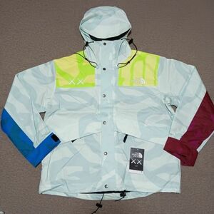 【日本未発売】THE NORTH FACE×KAWS /ノースフェイス×カウズ 22SS Retro 1986 Mountain Jacket サイズL ホワイト 未使用品