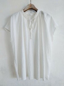 【UNIQLO ユニクロ】大きいサイズ[XL] 洗える フレンチスリーブたっぷりギャザーリネンブラウス ベルトカラー リボンスキッパー 白 送350円