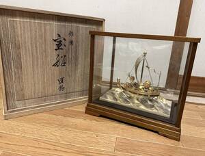 【OKB68】純銀　置物　宝船　刻印有　共箱付　骨董品　ガラス付　商品サイズ約1626ｃｍ　高さ約24ｃｍ　重量1319ｇ