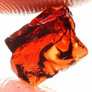 【世界の原石:パイロープガーネット 5.45ct:8465】非加熱 マダガスカル Natural Pyrope Garnet Rough 鉱物 宝石 標本 jewelry Madagascar