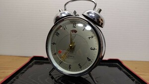 目覚まし時計 手巻き 置時計 中国制造 アンティーク 現状品