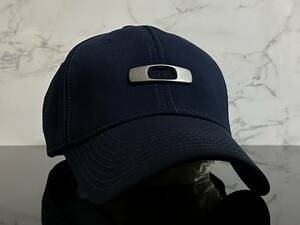 【未使用品】47F★OAKLEY オークリー キャップ 帽子 CAP 上品で高級感のあるネイビーの伸縮素材にメタル製ロゴ♪《伸縮前57㎝～59㎝位迄》