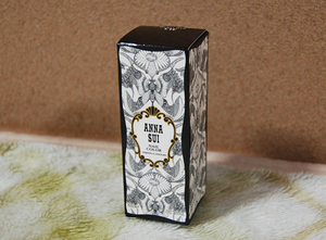 ANNA SUI★アナスイ　ネイルカラーの箱